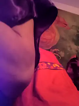 gurlnips live sex cam