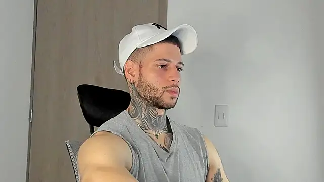 _jamesleandros1 live sex cam