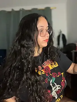 CurlyGirl_1's cam snapshot