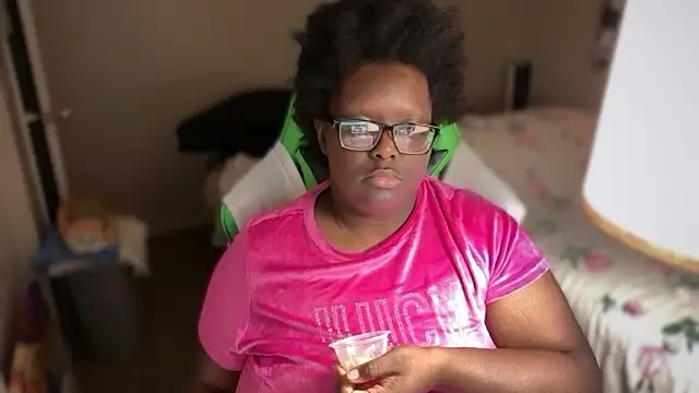 -Yagurlwest's cam snapshot