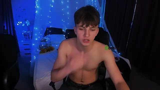 travis_wolf_'s cam snapshot