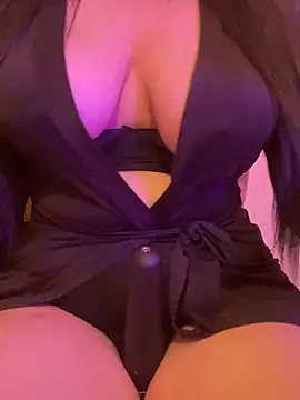 Cameelia live sex cam