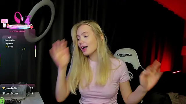 Melanie_Ryer's cam snapshot