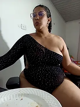 Ivy_horse_'s cam snapshot