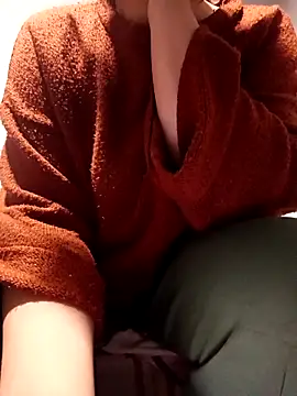 Melekyaraksever2545 live sex cam