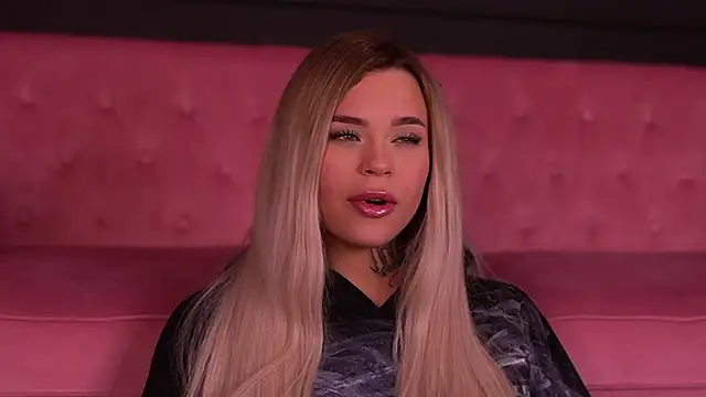 NickyBenz live sex cam