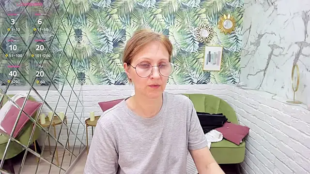 Paris_Cherry's cam snapshot