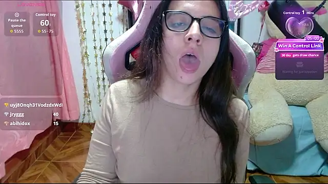 Maggie_Fox3's cam snapshot