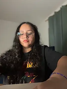 CurlyGirl_1's cam snapshot