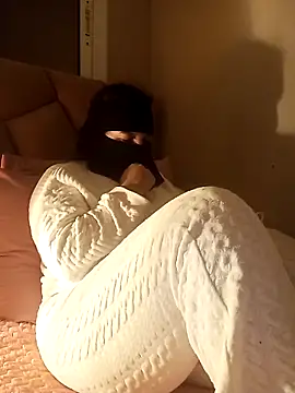 LONA-_-'s cam snapshot