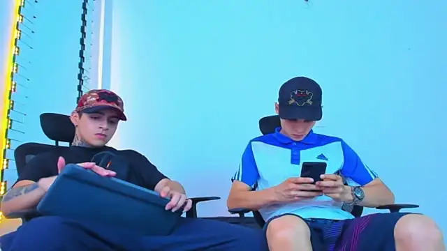 HOT_boy2025's cam snapshot