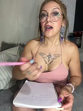 Gatithaaa live sex cam