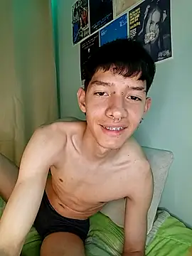 heyy_noah11's cam snapshot