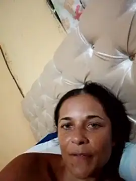 GiveLove1's cam snapshot