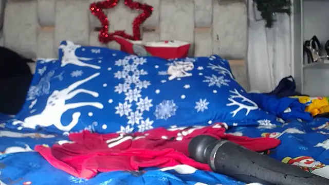 KEYRA-MILLER-'s cam snapshot