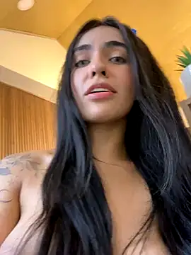 DaphneUwu live sex cam