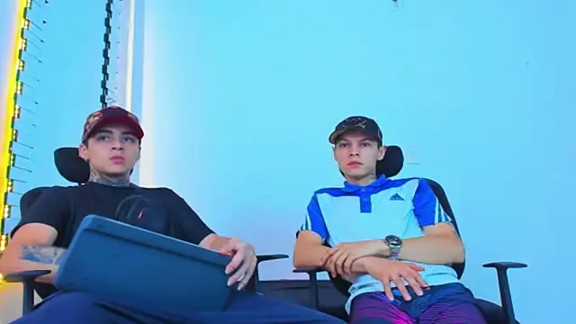 HOT_boy2025's cam snapshot