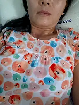 Baby-sexytits18's cam snapshot