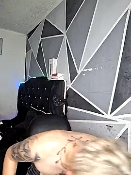 megan_cr's cam snapshot