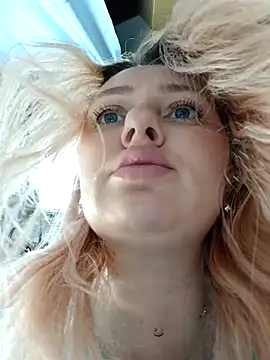 LadyLolyPop_'s cam snapshot