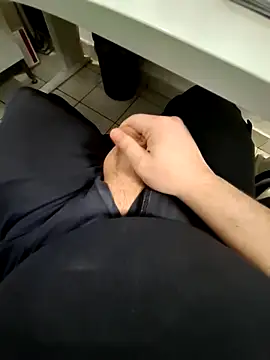 MobsyCuteCock's cam snapshot