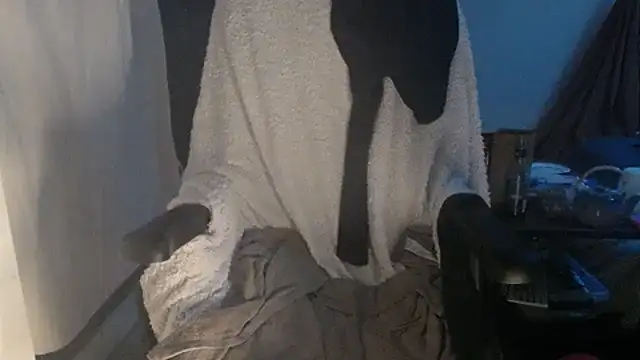 P4RtYBOII92 live sex cam