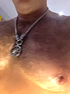 CloudyMuscleBeefy live sex cam