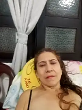 Matureyulyet live sex cam