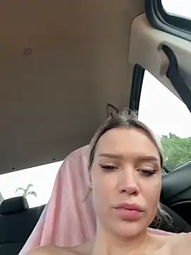 GirlsMia__'s cam snapshot