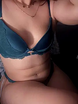 Doulyyys_Secret01's cam snapshot