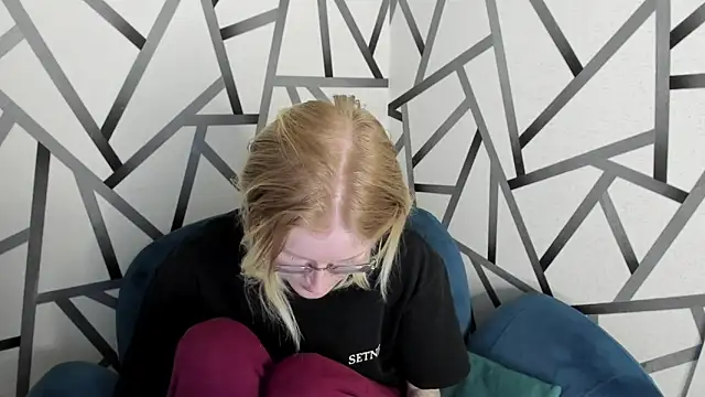 ElizabethHarpper's cam snapshot