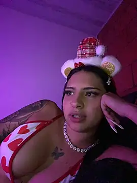 Hilary_pinkk's cam snapshot