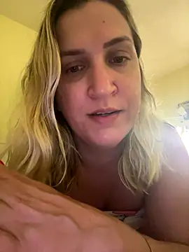 Bia_sexynovaes's cam snapshot