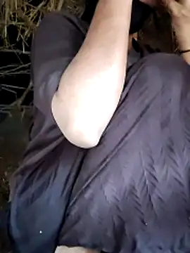 Janvi_Jaitly's cam snapshot