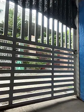 BigAssBee live sex cam