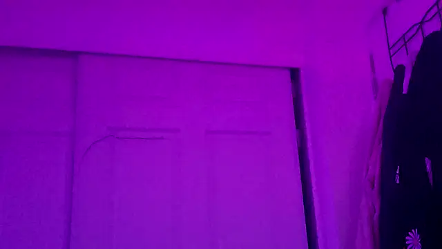 gurlnips live sex cam