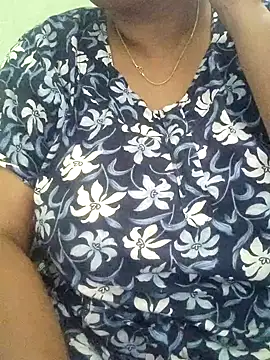 lathikaqueentamil's cam snapshot