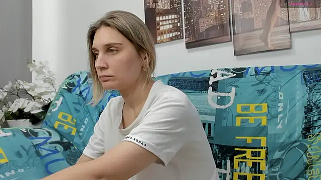 Tenderly_Sophie's cam snapshot