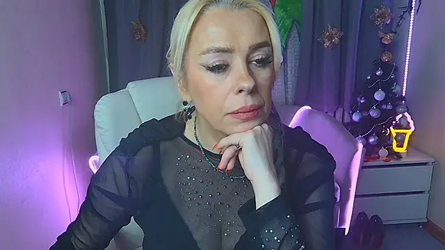 KatrinaCharm's cam snapshot