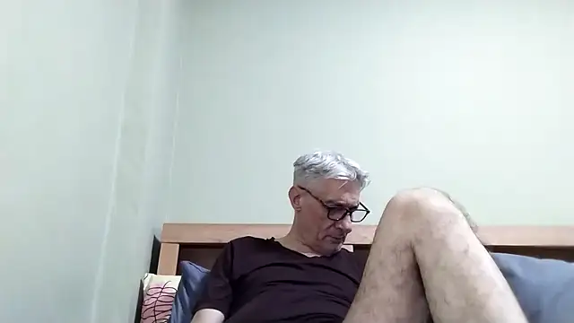 BIGUNCUTHARDCOCK live sex cam