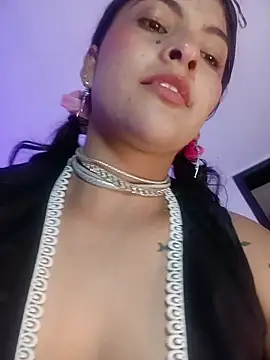 Fox_Roxxan's cam snapshot