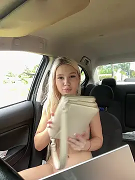 Kiss_Aurora_'s cam snapshot