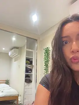 chloerossi18 live sex cam