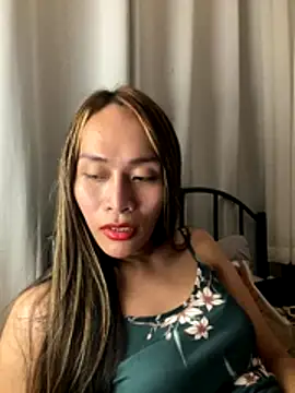 RomanticPearlTS live sex cam