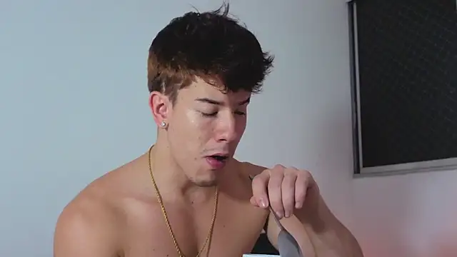 maxxcooper1 live sex cam