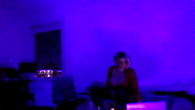 CharlotteVixxens live sex cam