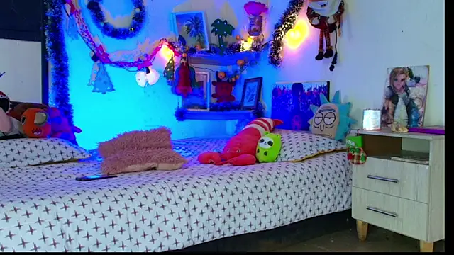 alisson_zafiro_'s cam snapshot