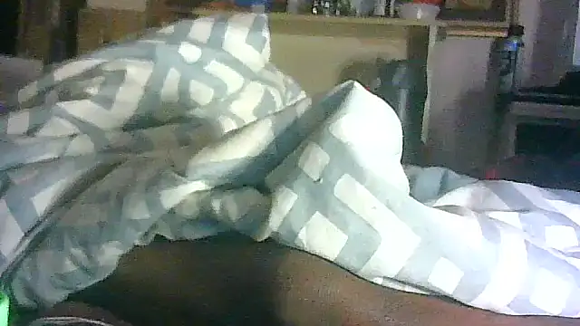 ON3YOULLN3VER_FIR3's cam snapshot