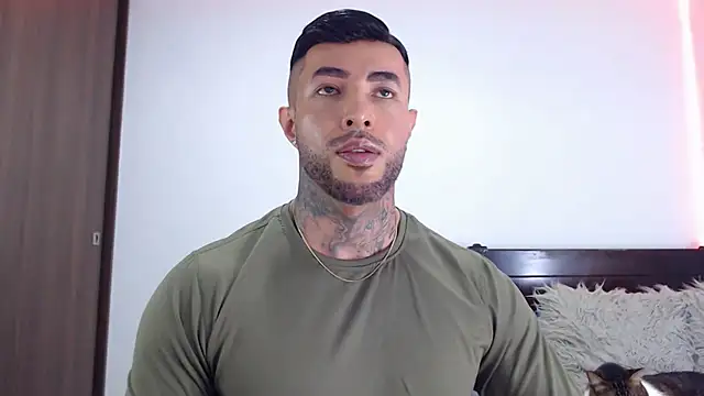 andrea_de_lucaa's cam snapshot