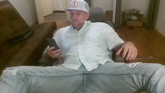 poundyouout69 live sex cam